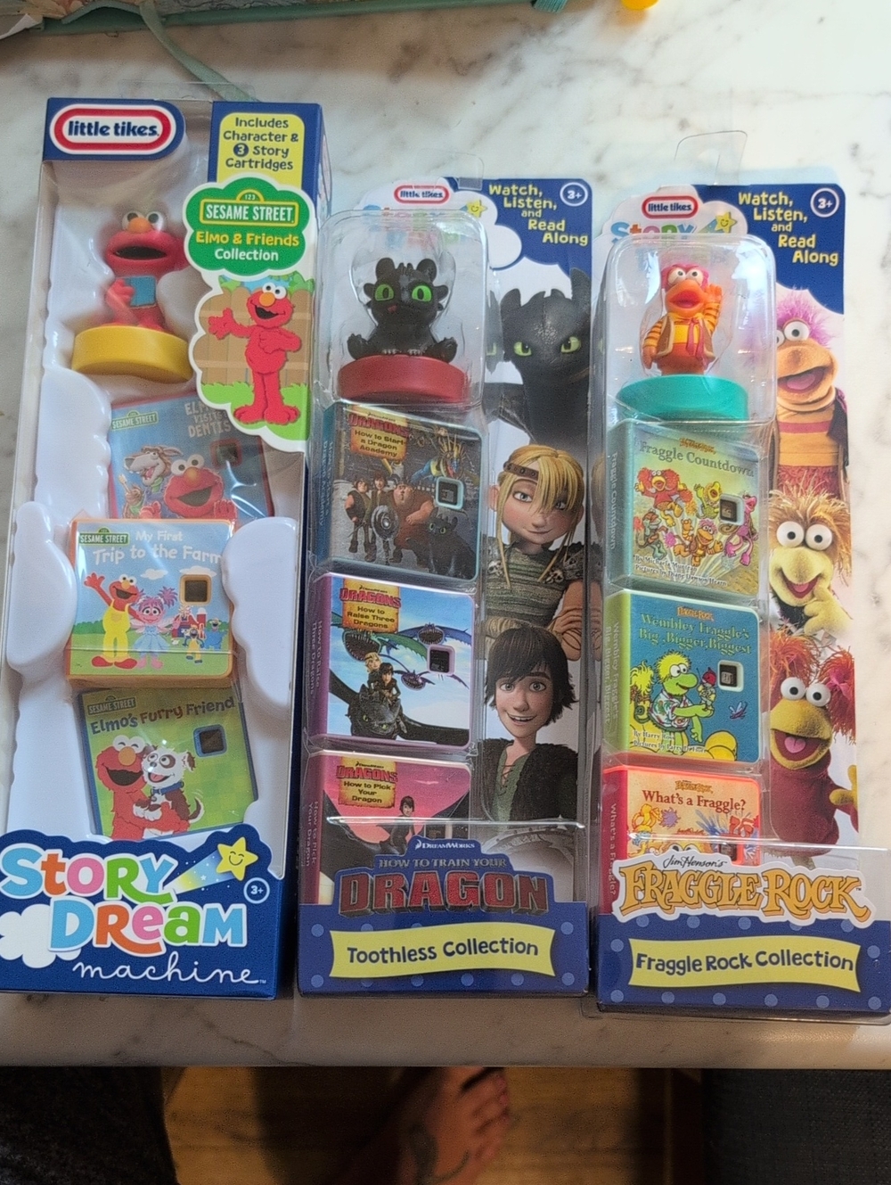 Story Dream Machine - Elmo Red (Sesame Street) Train Your Dragon & Fraggle Rock
